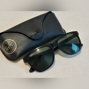 Ray-Ban Classic Black Sunglasses with Case